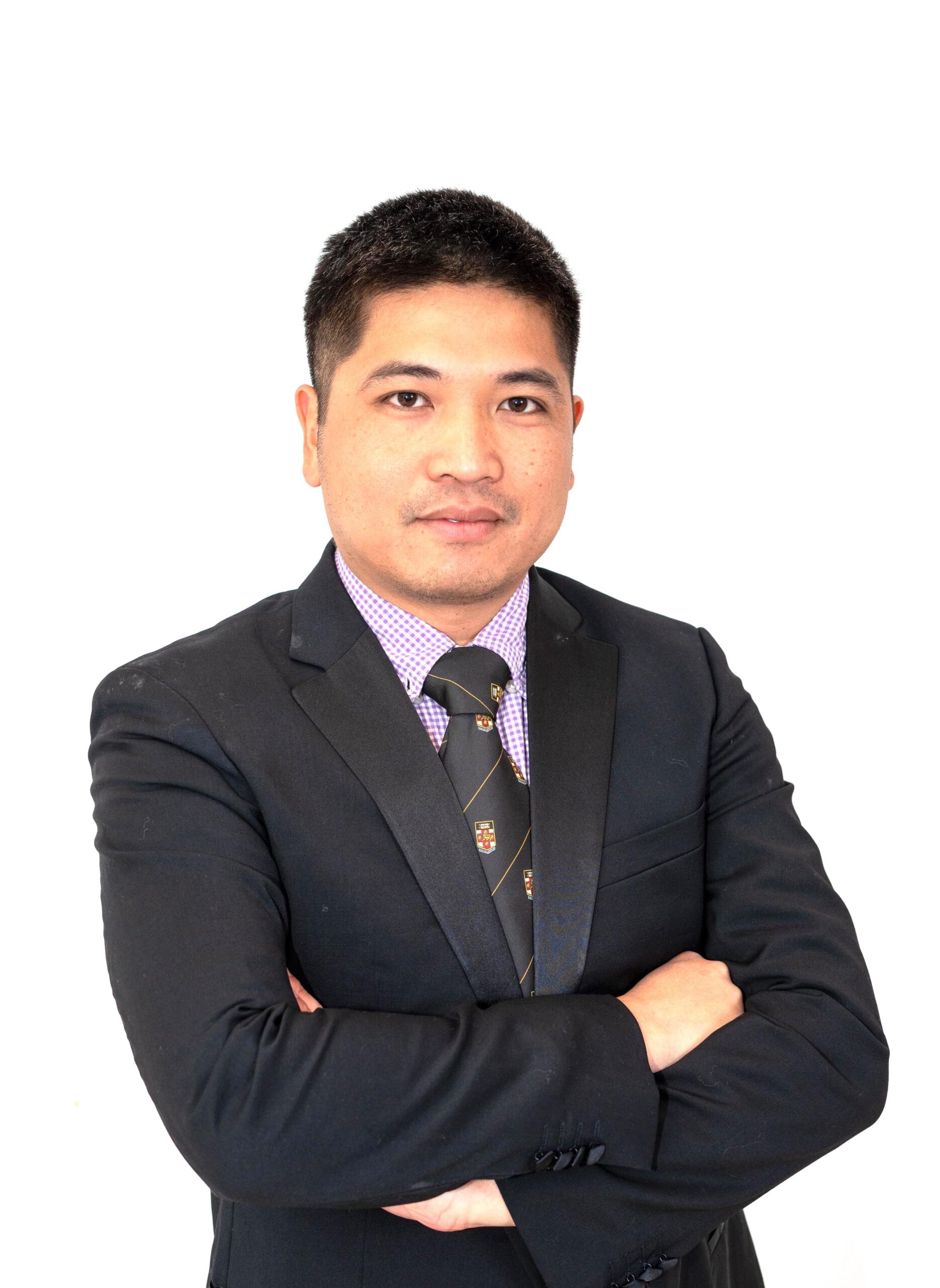 ABOUT THE INSTRUCTOR, DR. KEVIN HOANG